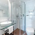 Bayerischer Hof Hotel 4*