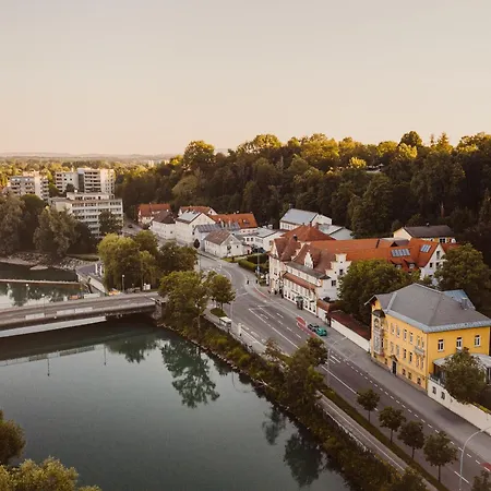 Bayerischer Hof 4*